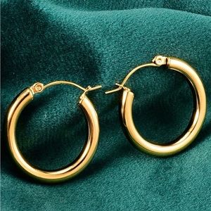 18K Gold Plated Hoop Earrings✨